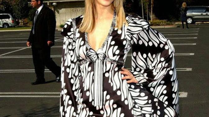 Terinspirasi dari Ombak Motif Batik  Parang  Dahulu Milik 