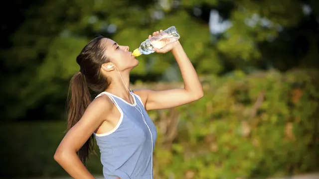 Kebutuhan Air Minum Kala Olahraga, Seberapa Banyak?