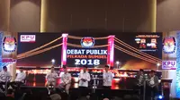 Ishak Mekki-Yudha Pratomo memaparkan visi misinya dalam Debat Publik Pilkada 2018 (Liputan6.com / Nefri Inge)