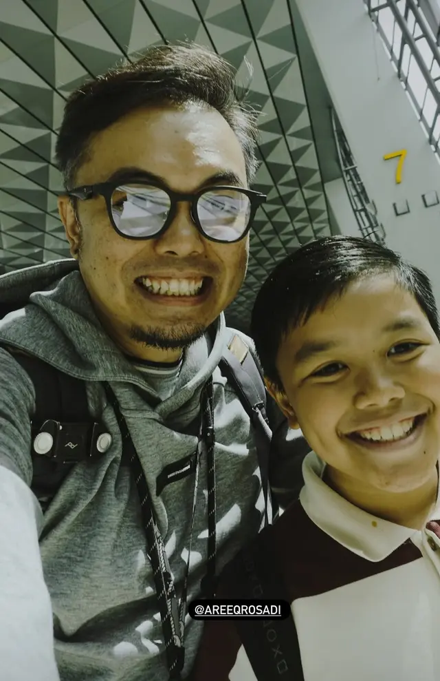 Sepakat prioritaskan kebahagiaan anak, 6 momen Nisya Ahmad liburan bareng mantan suami di Malaysia