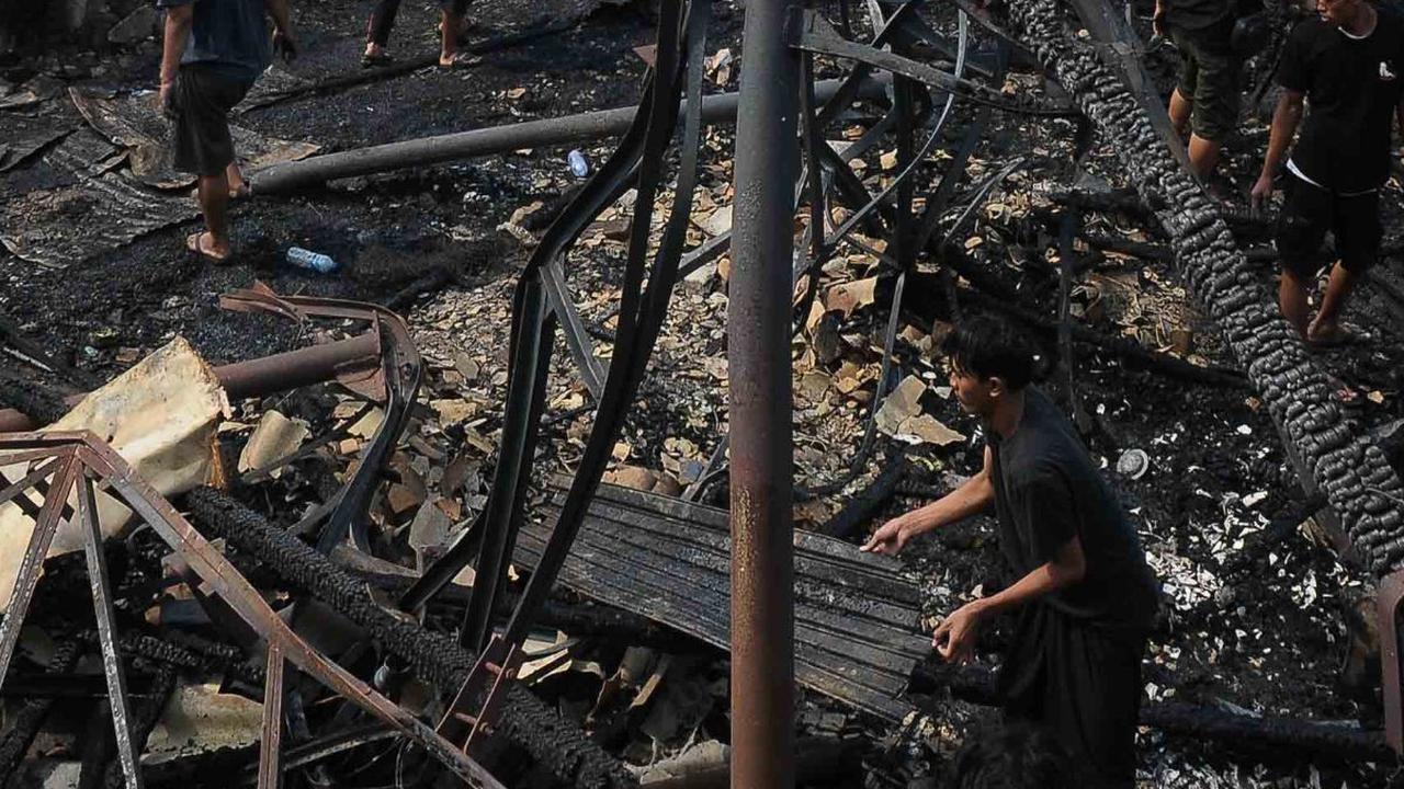 FOTO: Sisa-Sisa Kebakaran di Pasar Kambing Tanah Abang, 130 Kios Hangus Rata dengan Tanah