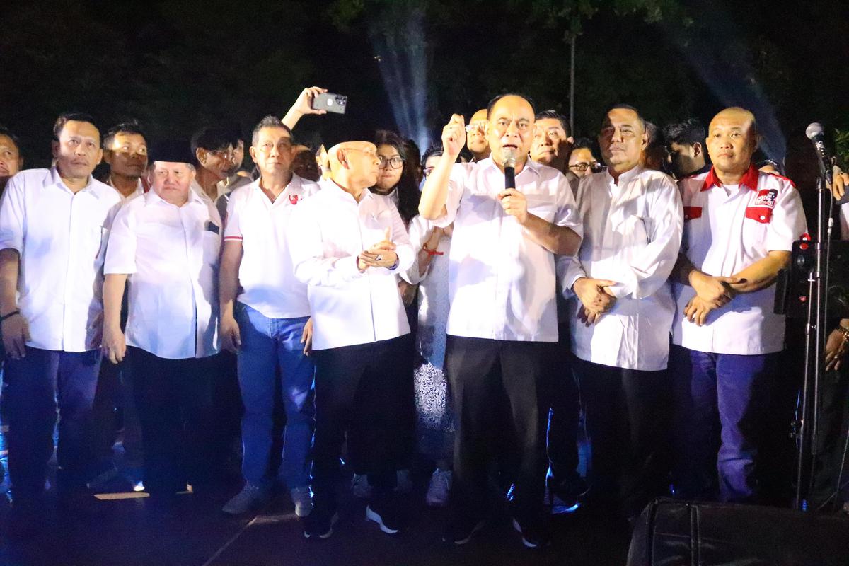 Relawan Prabowo-Gibran gelar tasyakuran dan doa bersama di Tugu Proklamasi