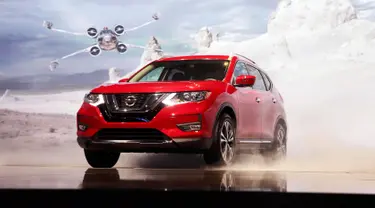Nissan memperkenalkan produk terbarunya Nissan Rogue Star Wars Edition 2017 di Los Angeles Auto Show 2016, California, 16 November 2016. Nissan Rogue One Star Wars Edition hanya akan dibuat 5.400 unit. (REUTERS/Lucy Nicholson)