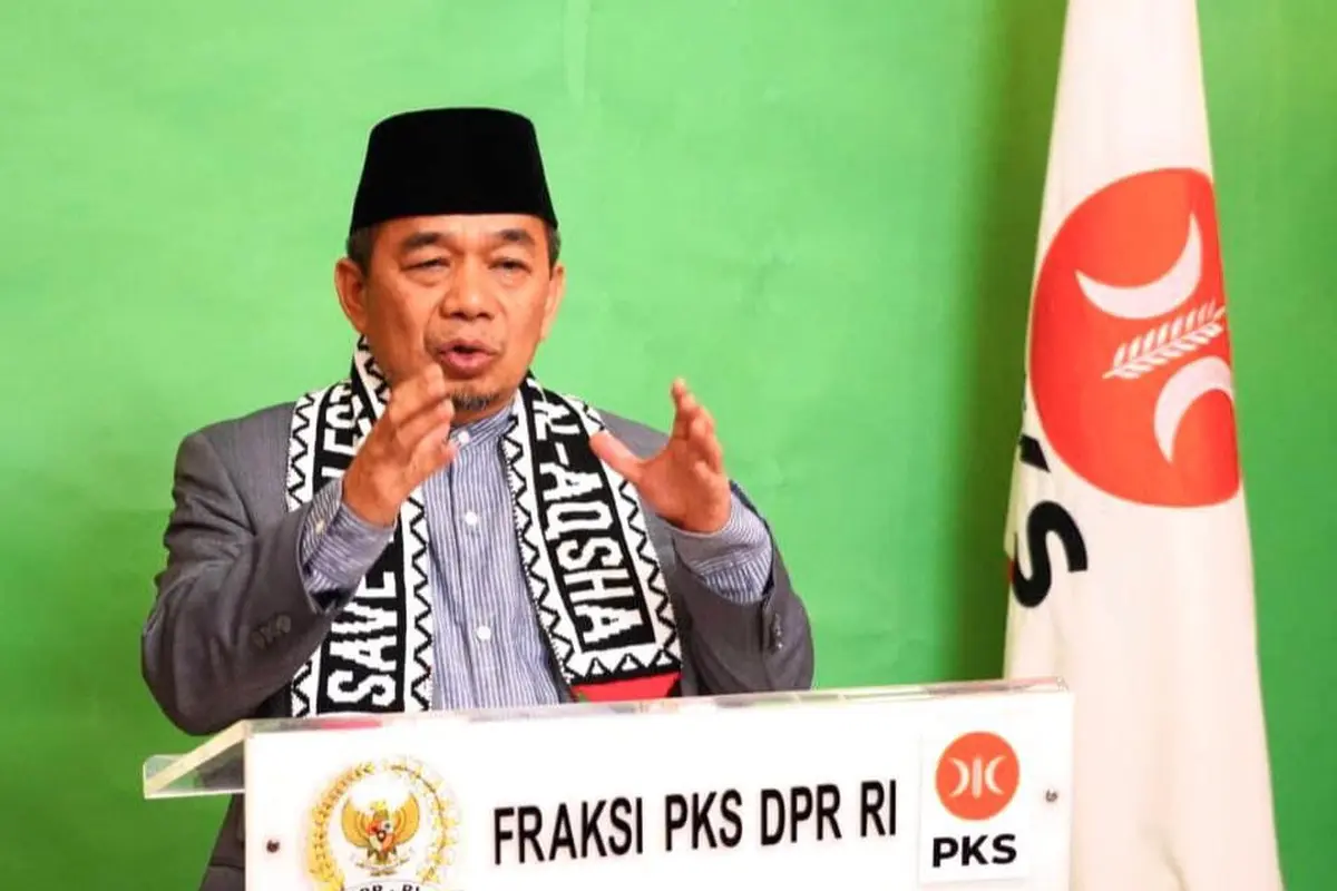 Ketua Fraksi PKS DPR RI Jazuli Juwaini menegaskan bahwa satu-satunya solusi dan jalan keluar dari penjajahan Israel atas Palestina adalah mewujudkan Palestina yang merdeka dan berdaulat di atas tanahnya sendiri.