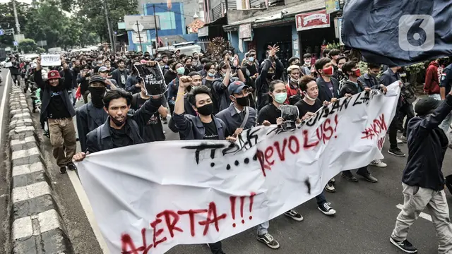FOTO: Aksi Longmarch Mahasiswa Tolak UU Cipta Kerja