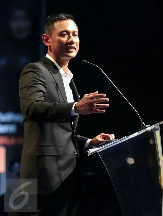 Cagub DKI Jakarta, Agus Harimurti Yudhoyono menyampaikan visi-misinya di hadapan pendukungnya di Hotel Dharmawangsa, Jakarta Selatan, Sabtu (11/12). (Liputan6.com/Johan Tallo)