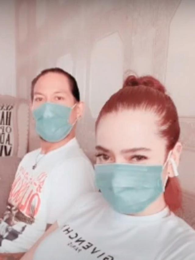 Jarang Terekspos, Ini 7 Potret Mesra Chef Juna dan Kekasih