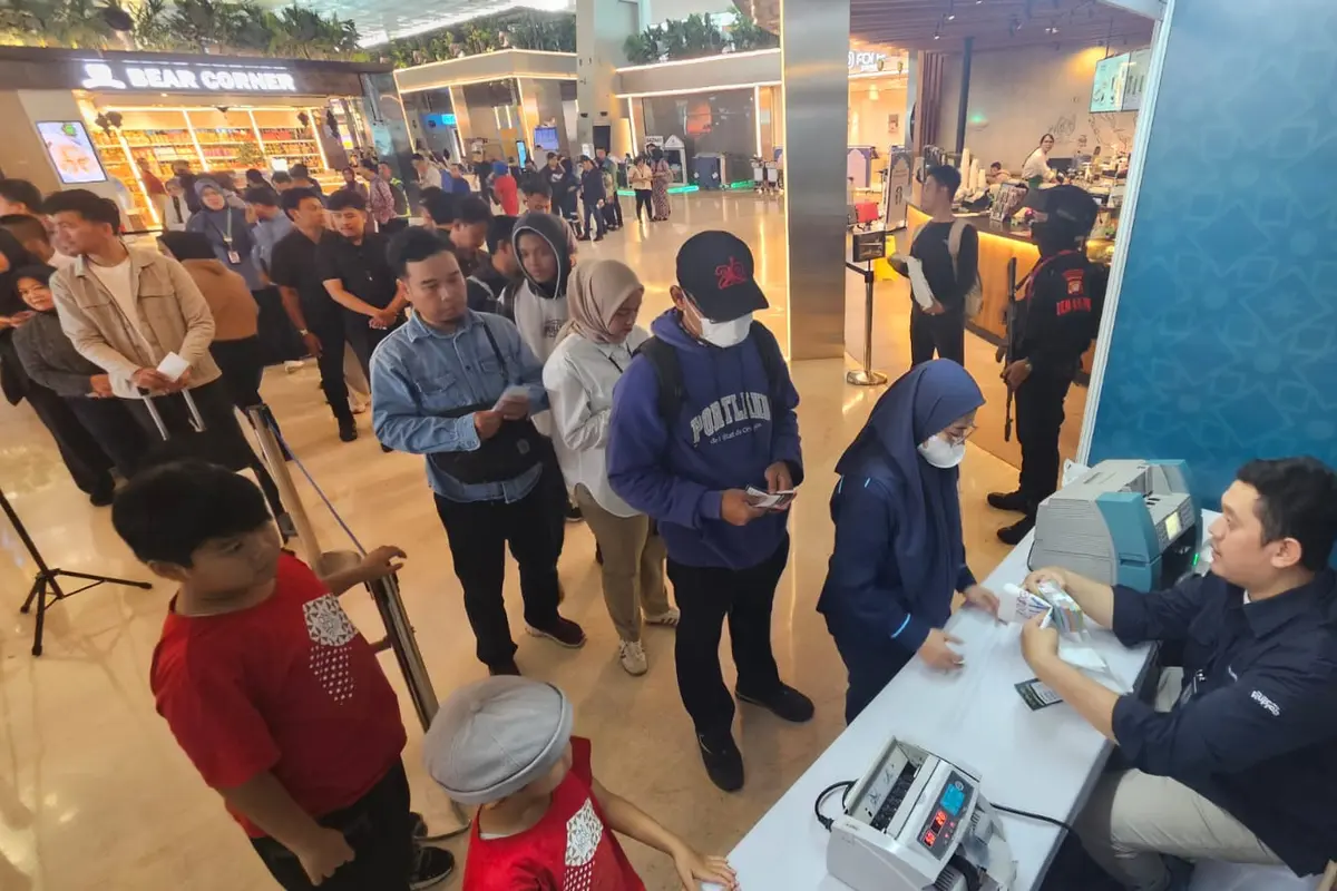 Bank Indonesia membuka layanan kas keliling di Terminal 3 Bandara Soekarno-Hatta (Bandara Soetta). (Foto: Liputan6.com/Pramita T)