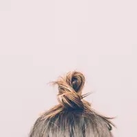 Ilustrasi hair bun. (sumber foto: Pexels.com)