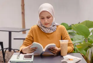 Rekomendasi Buku Bacaan Ramadan./Copyright depositphotos.com/fadfebrian