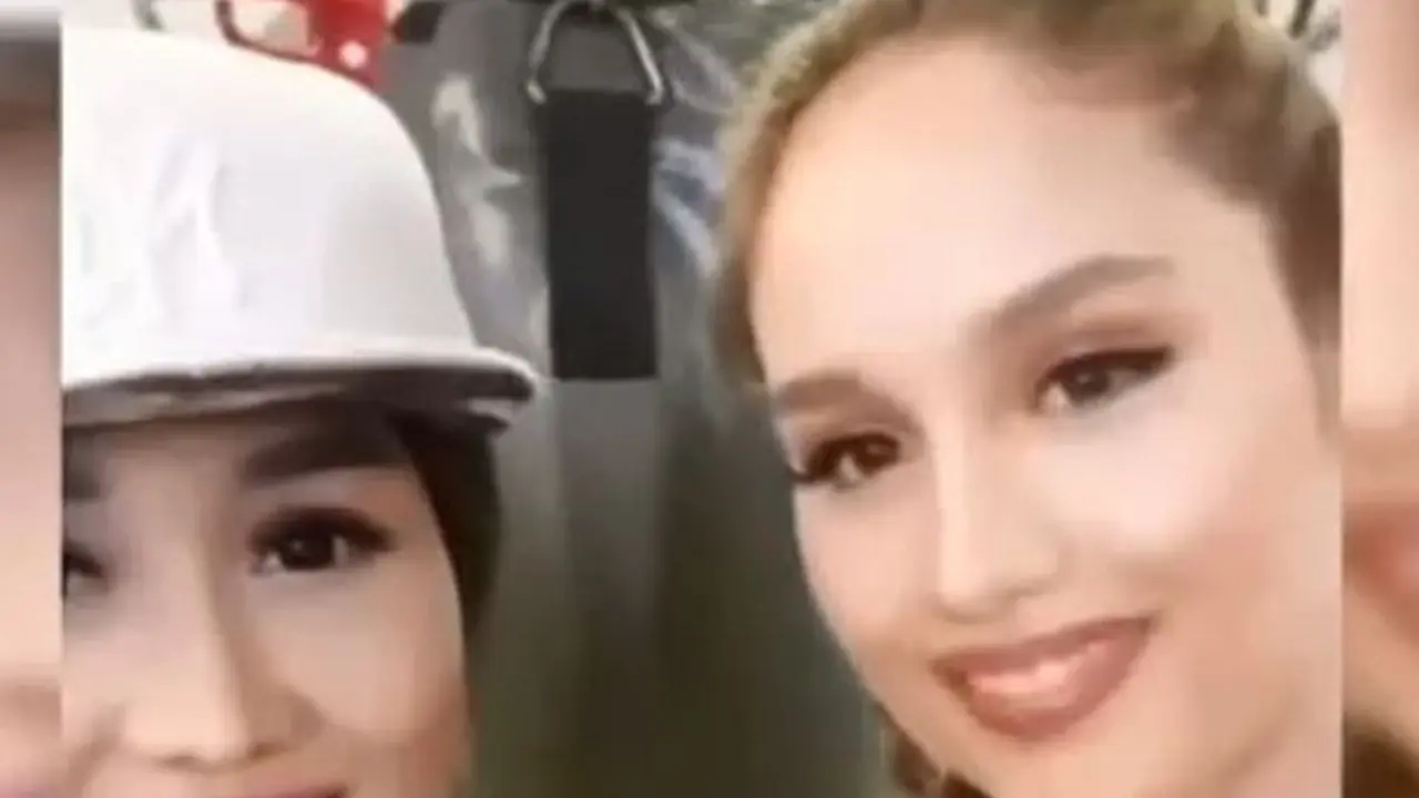 [Bintang] Lucinta Luna dan Cinta Laura