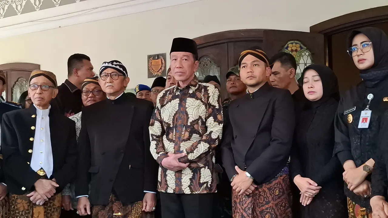 Proses keberangkatan jenazah PB XIII