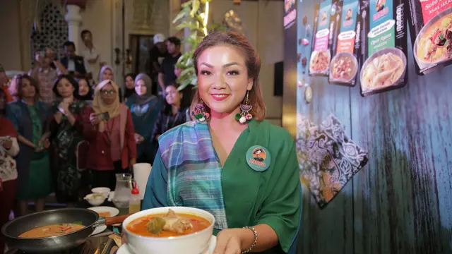 [Fimela] Nirina Zubir