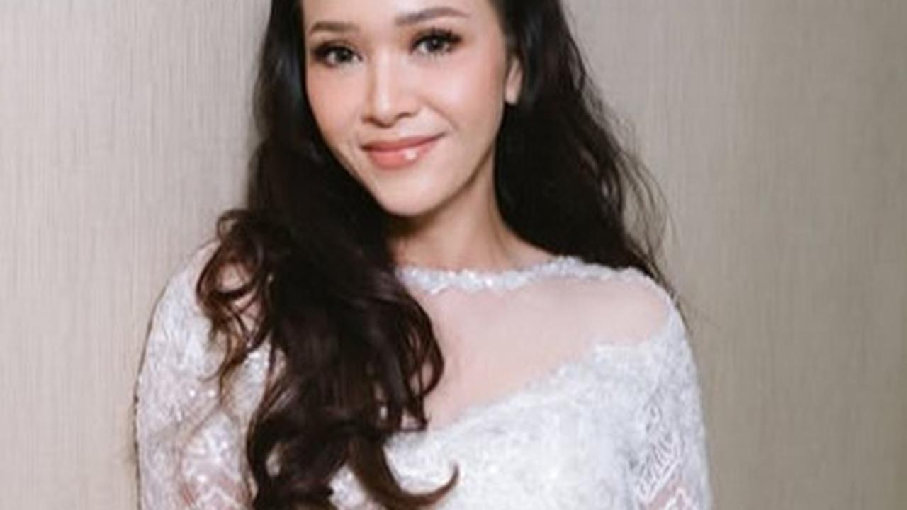 Cantik Bak Bidadari, Potret Maia Estianty Pakai Dress Putih Tuai Pujian - Tulis Pesan Menohok Soal Pembuktian Diri