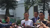 Penyanyi Agnes Monica bertemu Presiden Joko Widodo atau Jokowi di Kompleks Istana Kepresidenan Jakarta, Jumat (11/1/2019).