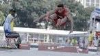 Atlet lompat jauh DKI Jakarta, Noval, melakukan lompatan saat kejurnas atletik di Stadion Madya, Senayan, Jakarta, Rabu (9/5/2018). Noval berhasil menjadi juara dengan loncatan sejauh 7,14 Meter. (Bola.com/M Iqbal Ichsan)
