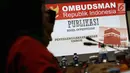 Slide publikasi hasil investigasi terpampang saat pertemuan Ombudsman RI dengan tiga menteri terkait kasus penipuan jemaah umrah oleh First Travel, di Kantor Ombudsman Jakarta, Rabu (4/10). (Liputan6.com/JohanTallo)