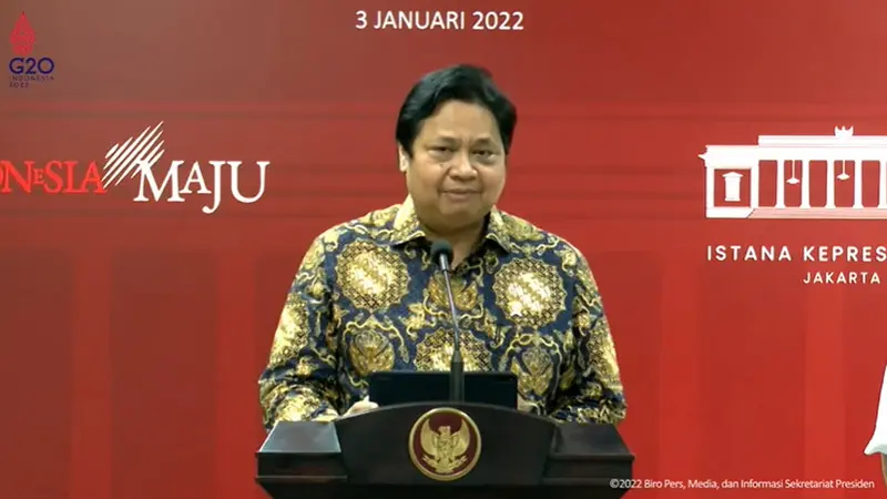 Menteri Koordinator Perekonomian Airlangga Hartarto dalam konferensi pers PPKM, Senin (3/1/2022).