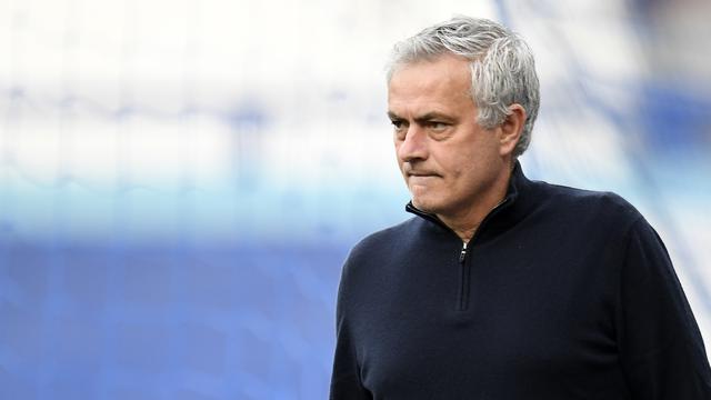 Ekspresi Jose Mourinho Usai Dipecat Tottenham