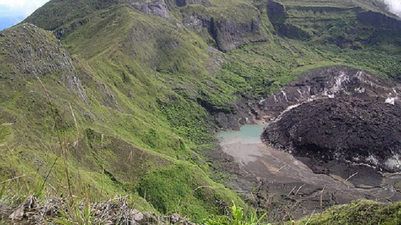 20160512-Gunung-Awu-Status-Siaga-Sulawesi-Utara