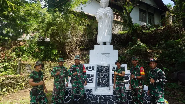 Kegiatan Serbuan Teritorial Kodim 1309/Manado di Makam Pahlawan Nasional Tuanku Imam Bonjol yang berada di Desa Lota, Kecamatan Pineleng, Kabupaten Minahasa, Sulut.
