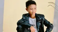 Iqbal Mahendra Penyanyi Muda yang Menggebrak Musik Dangdut dengan Mentor Kris Rock