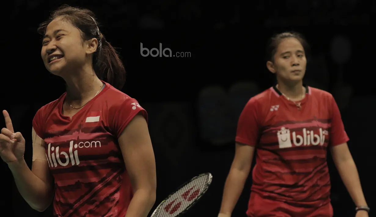 Ekspresi Pasangan Indonesia Anggia Shitta Awanda/Ni Ketut Mahadewi Istirani. Mereka kalah dua gim langsung. (Bola.com/M Iqbal Ichsan)