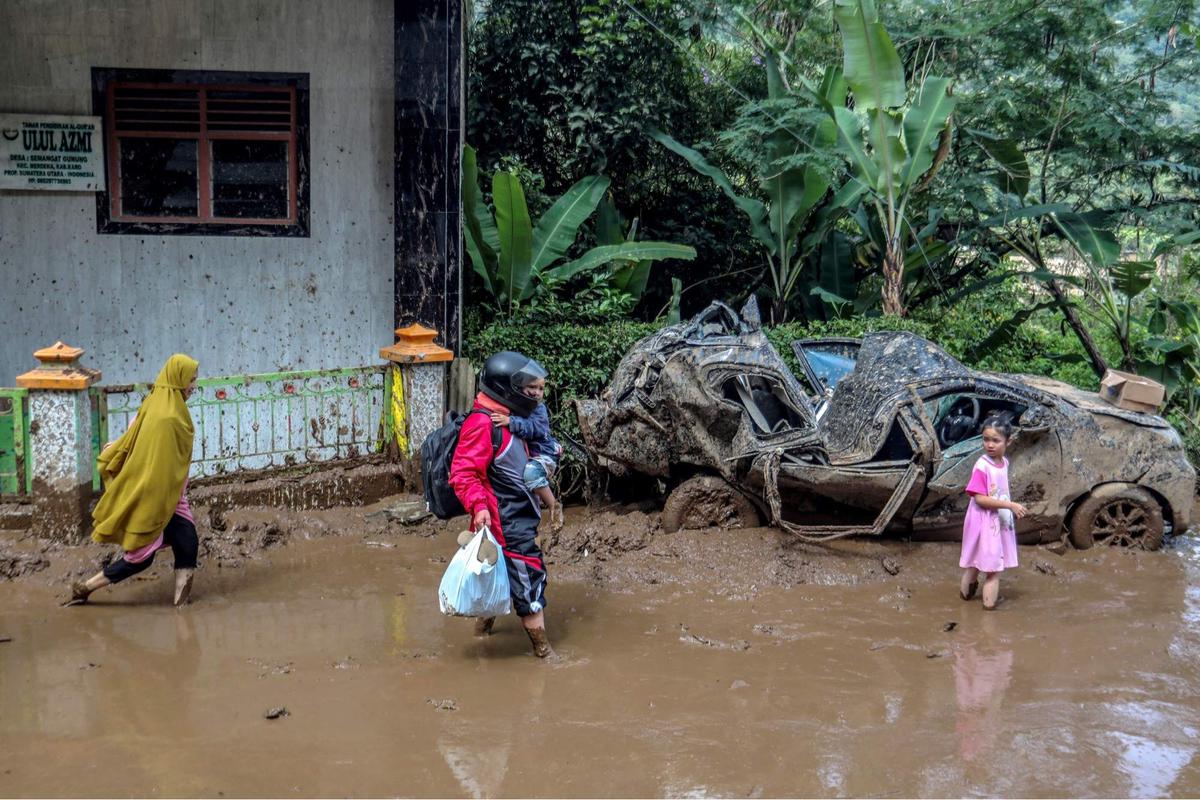 Banjir bandang dan tanah longsor di Karo