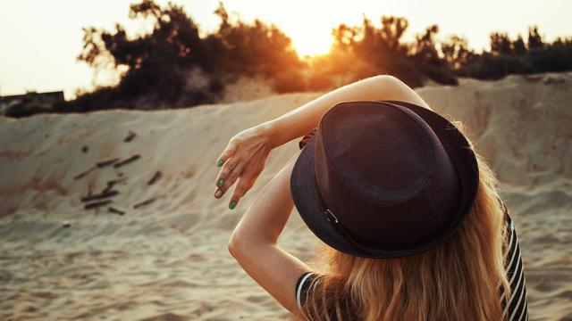 Ilustrasi cuaca panas, sinar matahari