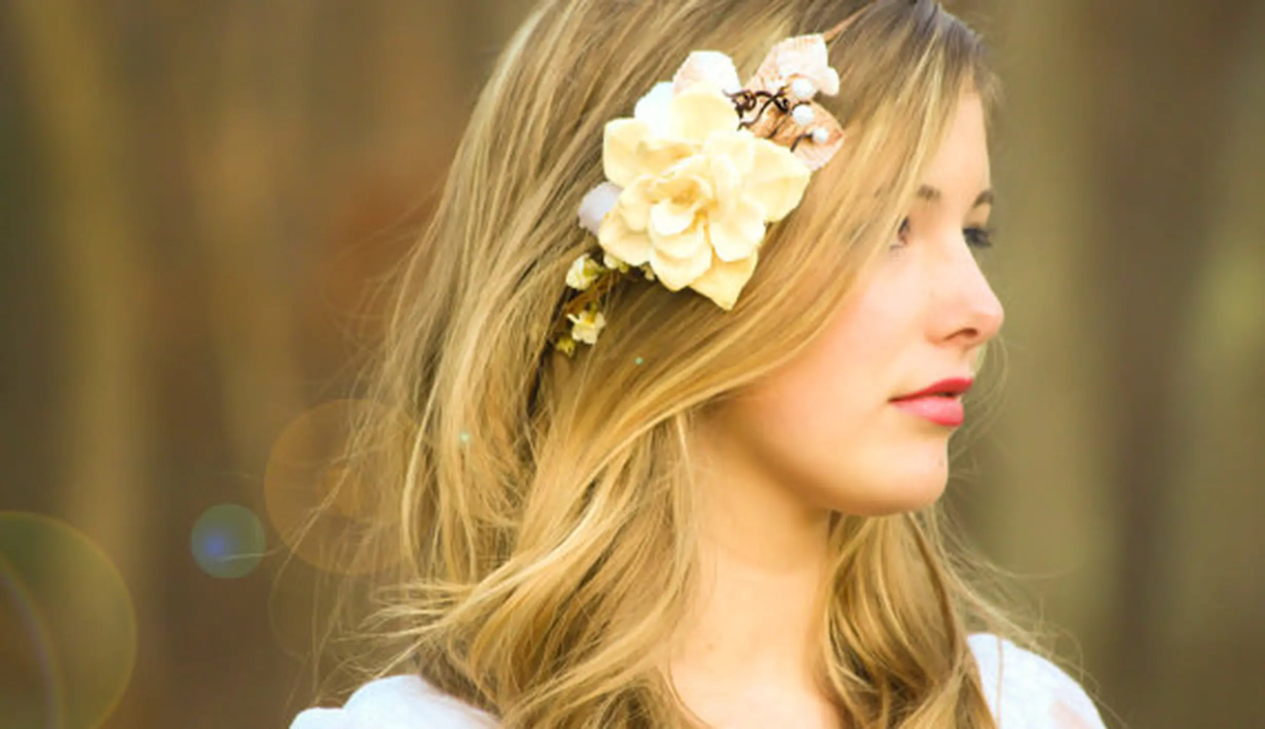 10 Aksesoris Rambut Bentuk Bunga Yang Feminin - Photo Fimela.com