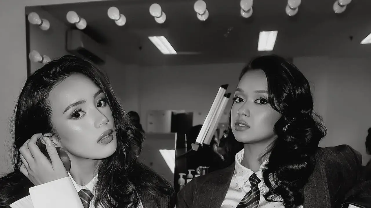 Bak Anak Kembar, Potret Beby Tsabina dan Rebecca Klopper Jadi Mafia Girl dengan Gaya Androgini