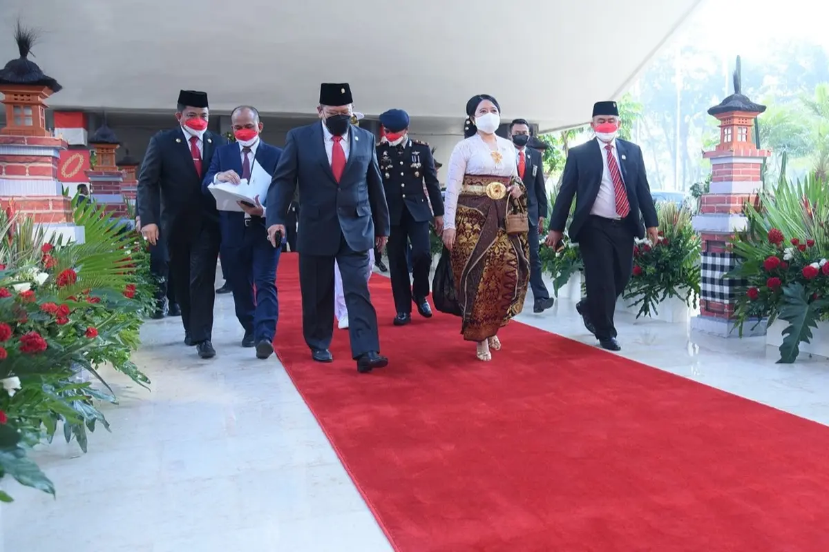 Ketua DPR Puan Maharani pakai baju adat Bali