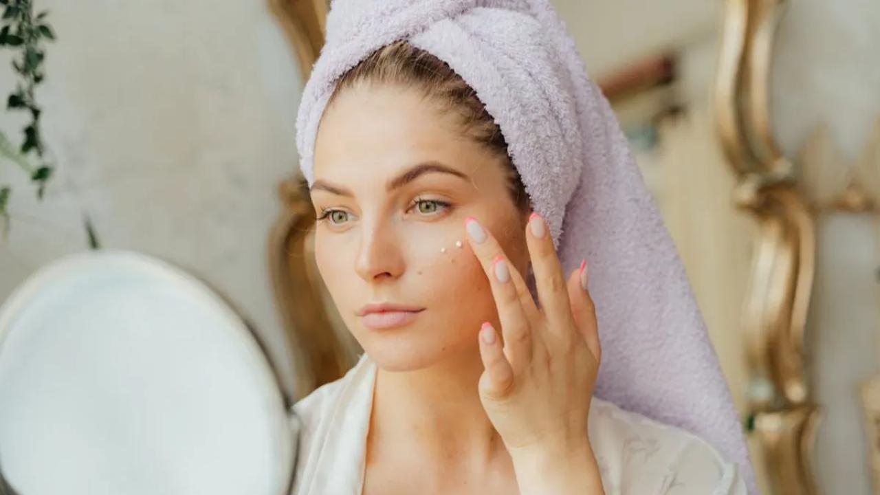 1. Persiapkan Kulit dengan Skincare