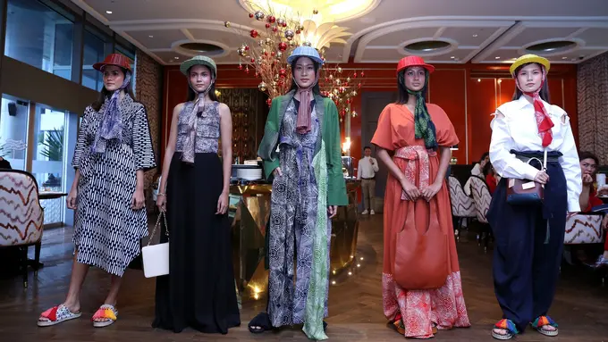 Koleksi busana Neusa x Purana