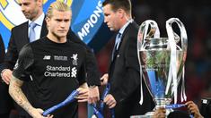 Loris Karius merupakan penjaga gawang Liverpool yang pernah melakukan dua blunder fatal di Final Liga Champion 2017/2018 melawan Real Madrid. Hingga saat ini dirinya masih berstatus kiper Liverpool, walapun sedang dipinjamkan ke klub Liga Jerman, Union Berlin. (Foto: AFP/Franck Fife)