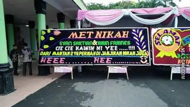 6 Tulisan Selamat Menikah Ini Nyeleneh Banget, Bikin Ngakak