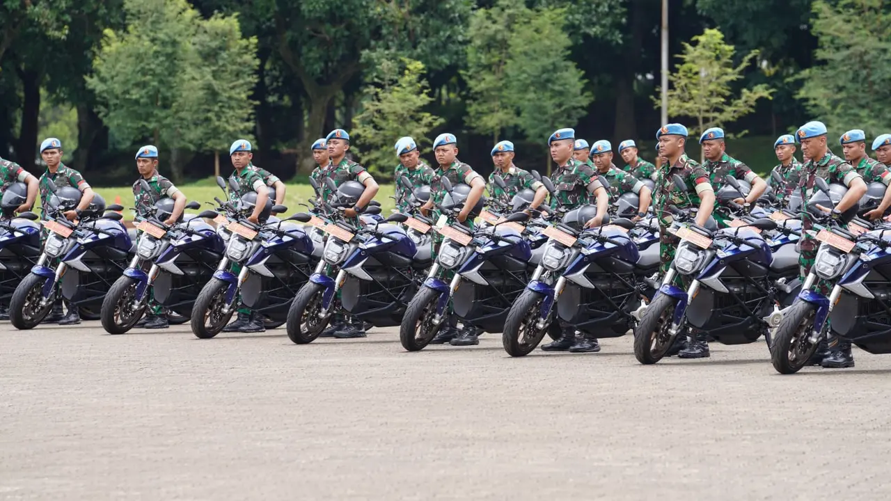 Mabes TNI mengirim 252 unit Kendaraan Listrik Berbasis Baterai (KLBB) ke Konferensi Tingkat Tinggi (KTT) G20 di Bali. (dok TNI)