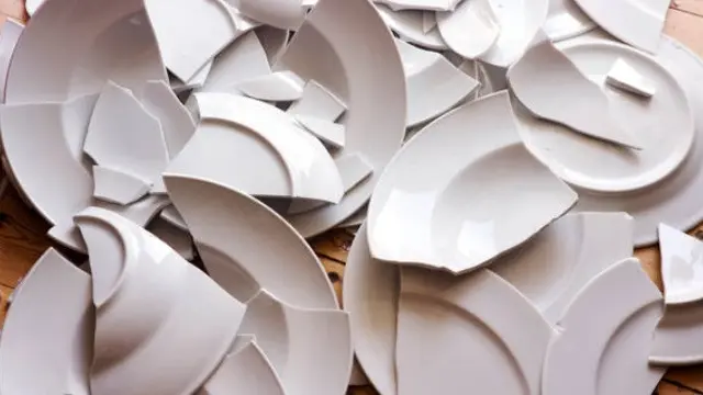 Gerabah, Vas Bunga, Guci, dan Piring Merupakan Contoh dari Kerajinan