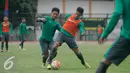 Timnas U-19 berlatih di Stadion UNY jelang AFF 2016 di Vietnam, Yogya, Rabu (31/8). Tiga raihan positif saat uji coba dengan hasil tak terkalahkan menjadi modal yang baik untuk Timnas U-19 menatap AFF 2016. (Liputan6.com/Boy Harjanto)