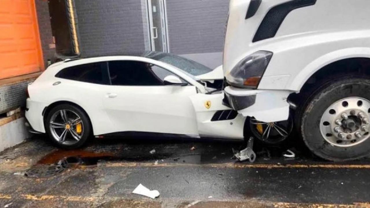 Yah, Ferrarinya Ringsek, Deh.