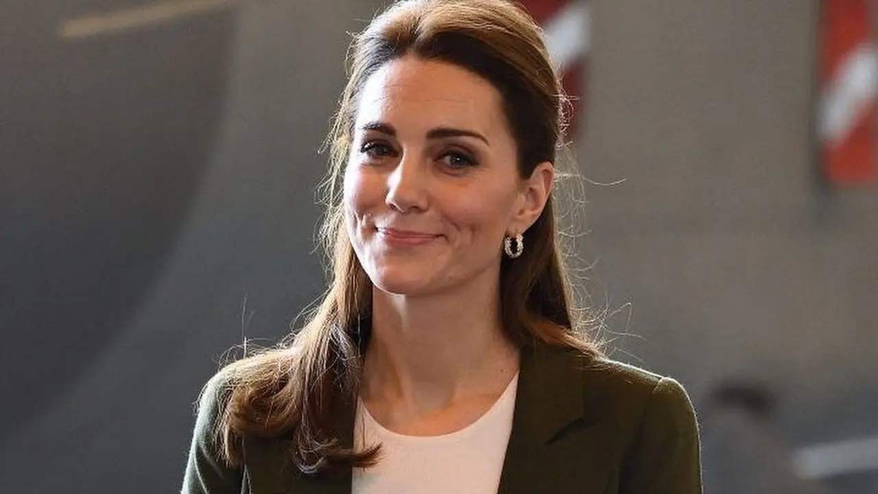 Baju Kate Middleton Disebut Mirip Pohon Natal