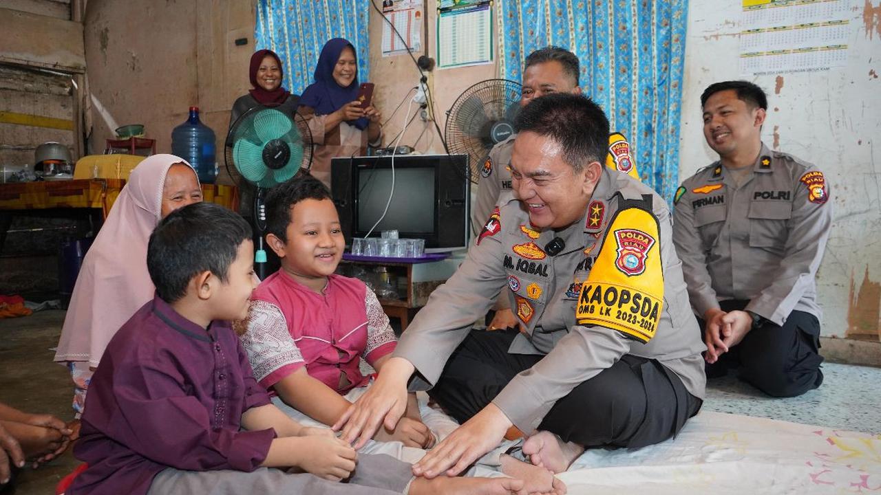 Kini, tepat satu setengah tahun usai menjalani pengobatan, keduanya mulai berangsur pulih.