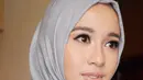 Laudya Cynthia Bella kerap menggunakan berbagai macam hijab yang berwarna pastel.  Tentunya aura kecantikan Laudya Cynthia Bella begitu terpancar. (viainstagram@laudyacynthiabella/Bintang.com)