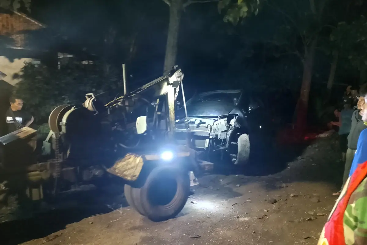 mobil tertemper kereta api di ciamis