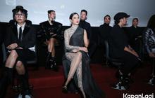Cantik & Anggunnya Dian Sastrowardoyo di Red Carpet 'RATU ADIL', Tampil Dalam Balutan Gaun dan Jam Tangan Unik