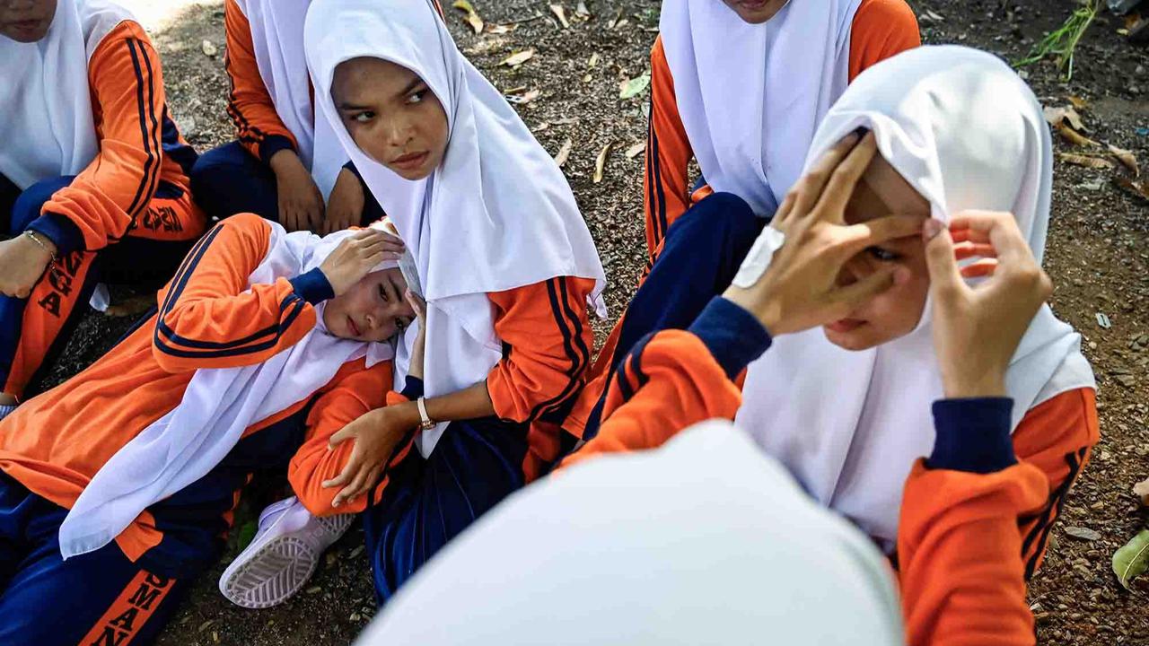 FOTO: Hari Kesadaran Tsunami: Siswa SMAN Antusias Ikuti Latihan Evakuas