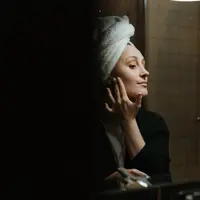 Berikut ini kesalahan- kesalahan penggunaan skincare di usia 40-an. (pexels/cottonbro).