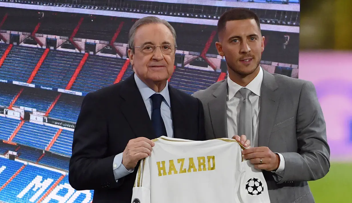 Eden Hazard. Real Madrid mendatangkannya dari Chelsea pada awal musim 2019/2020 dengan mahar 100 juta euro, meskipun beberapa sumber meyakini nilainya mencapai 160 juta euro. Hingga kini, performa terbaiknya masih belum terlihat ditambah sering didera cedera. (AFP/Gabriel Bouys)