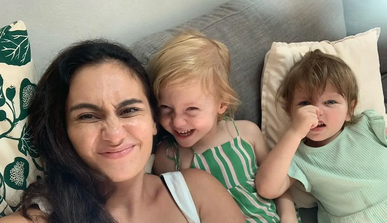 <p>Marissa Nasution bersama dua putrinya [Instagram/marissaln]</p>