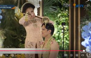 Maia Estianty saat prosesi siraman El Rumi. (tangkapan layar SCTV)